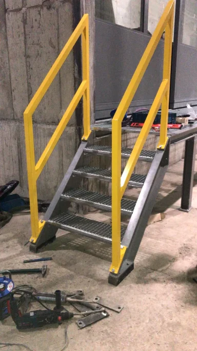 Stahlgeländer aus der Schlosserei in Siegen – stabil und fachgerecht montiert