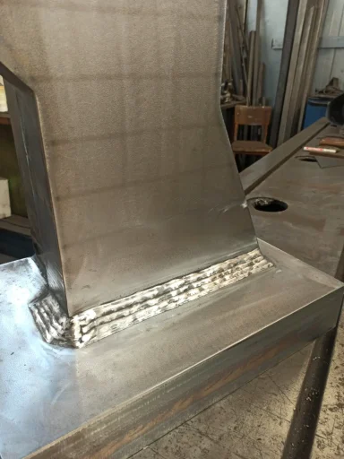 Detailaufnahme einer Metallkonstruktion aus dem Stahlbau in Siegen